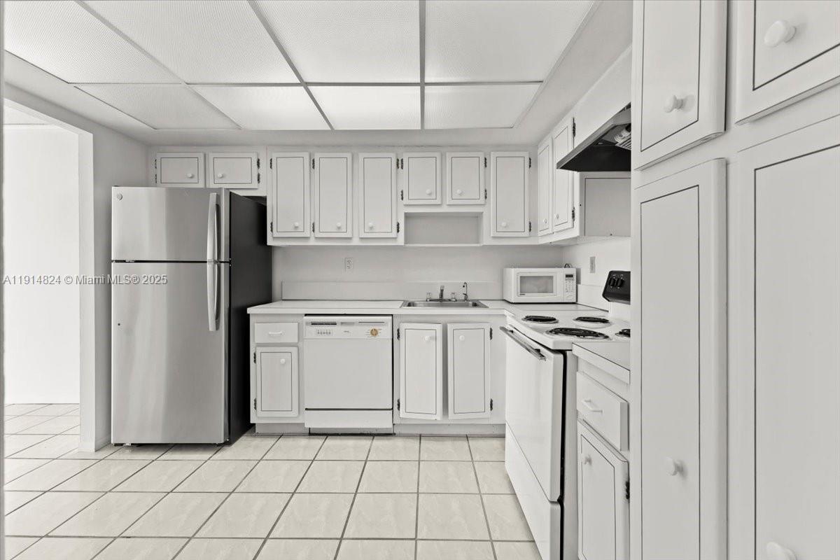 Aventura Condo: 18011 Biscayne Boulevard