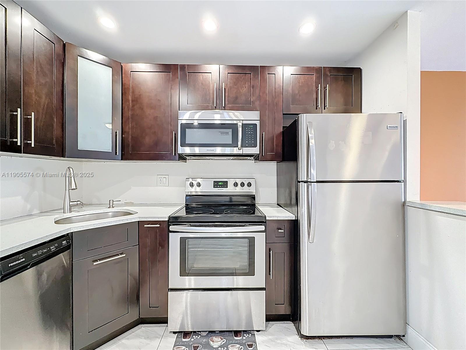 Sunrise Condo: 2686 Northwest 60th Way