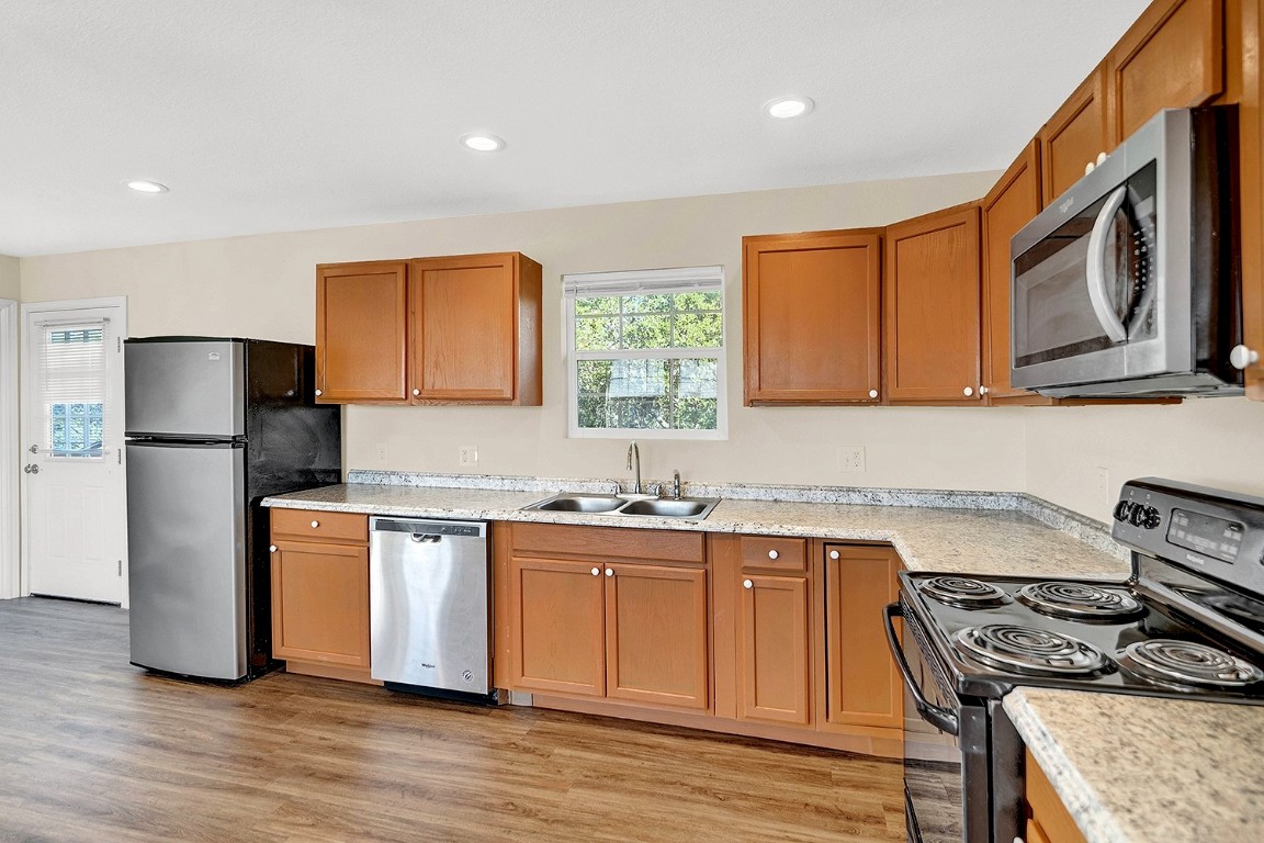 San Marcos Condo: 207 Oakwood Loop