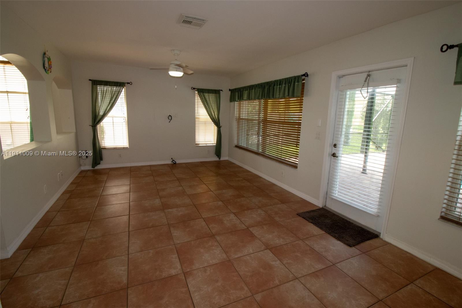 Coral Springs Condo: 5552 Northwest 125th Terrace