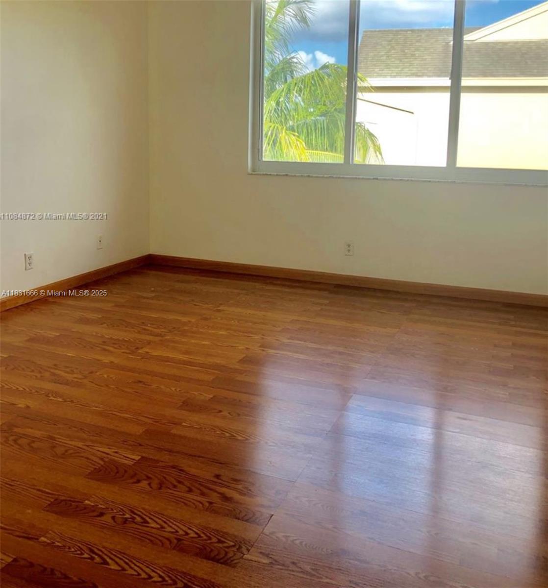 Weston Condo: 2 Simonton Circle