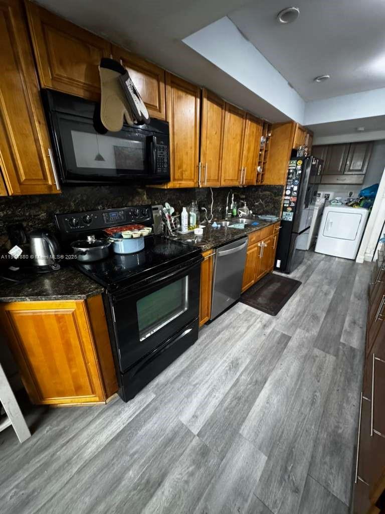 Miami Condo: 19416 Northeast 26th Avenue