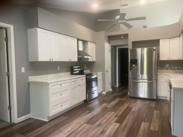 Yalaha Condo: 108 Greentree Lane