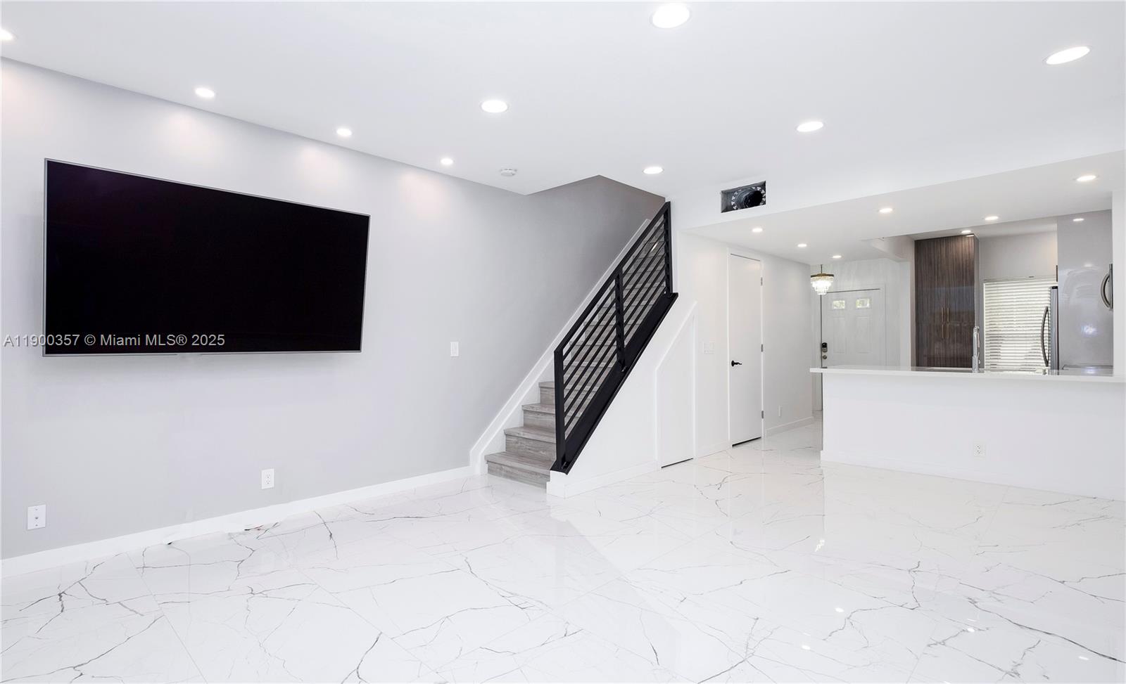 Weston Condo: 16697 Hemingway Drive