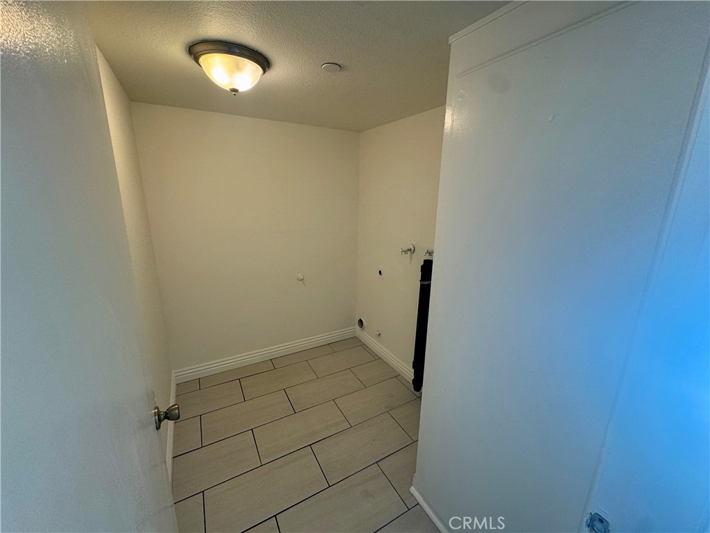 Santa Ana Condo: 300 East Chestnut Avenue