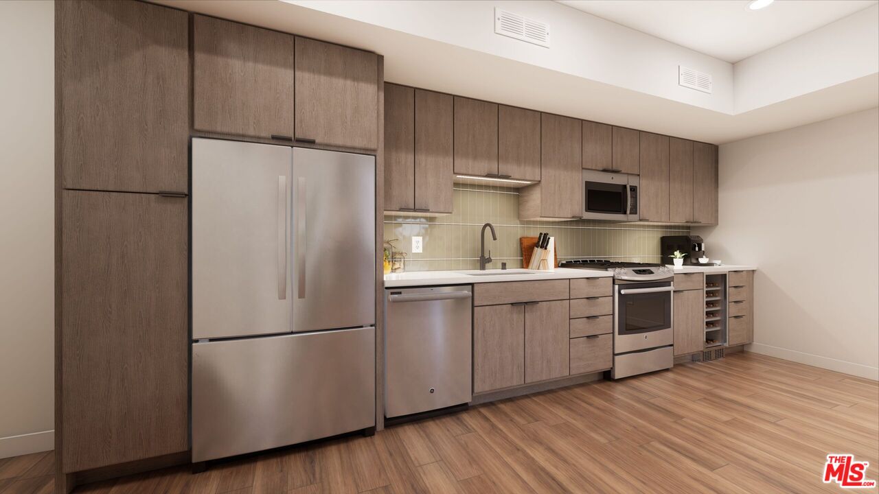 Burbank Condo: 800 North Front Street