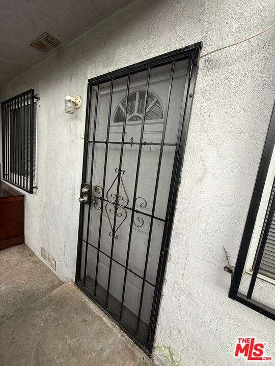 Panorama City Condo: 7932 Brimfield Avenue