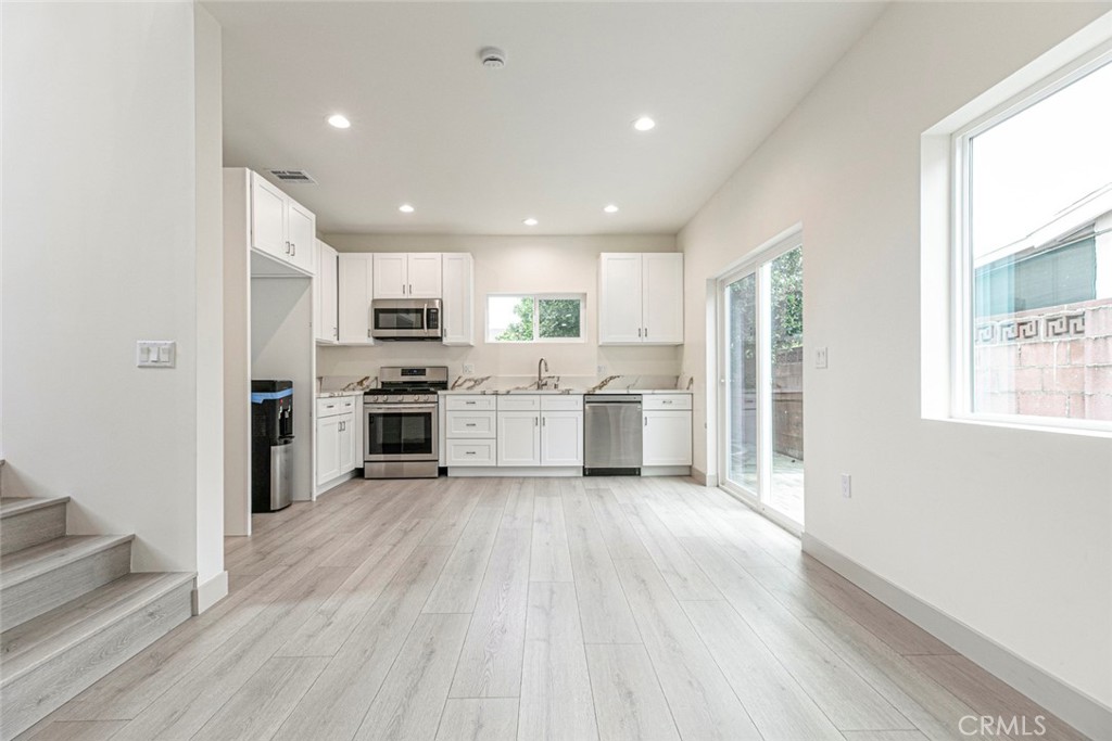 Panorama City Condo: 8157 Varna Avenue