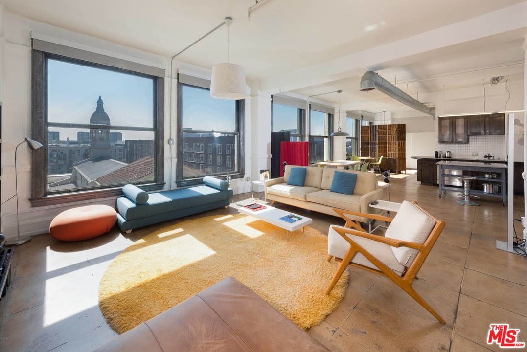 Los Angeles Condo: 108 West 2nd Street