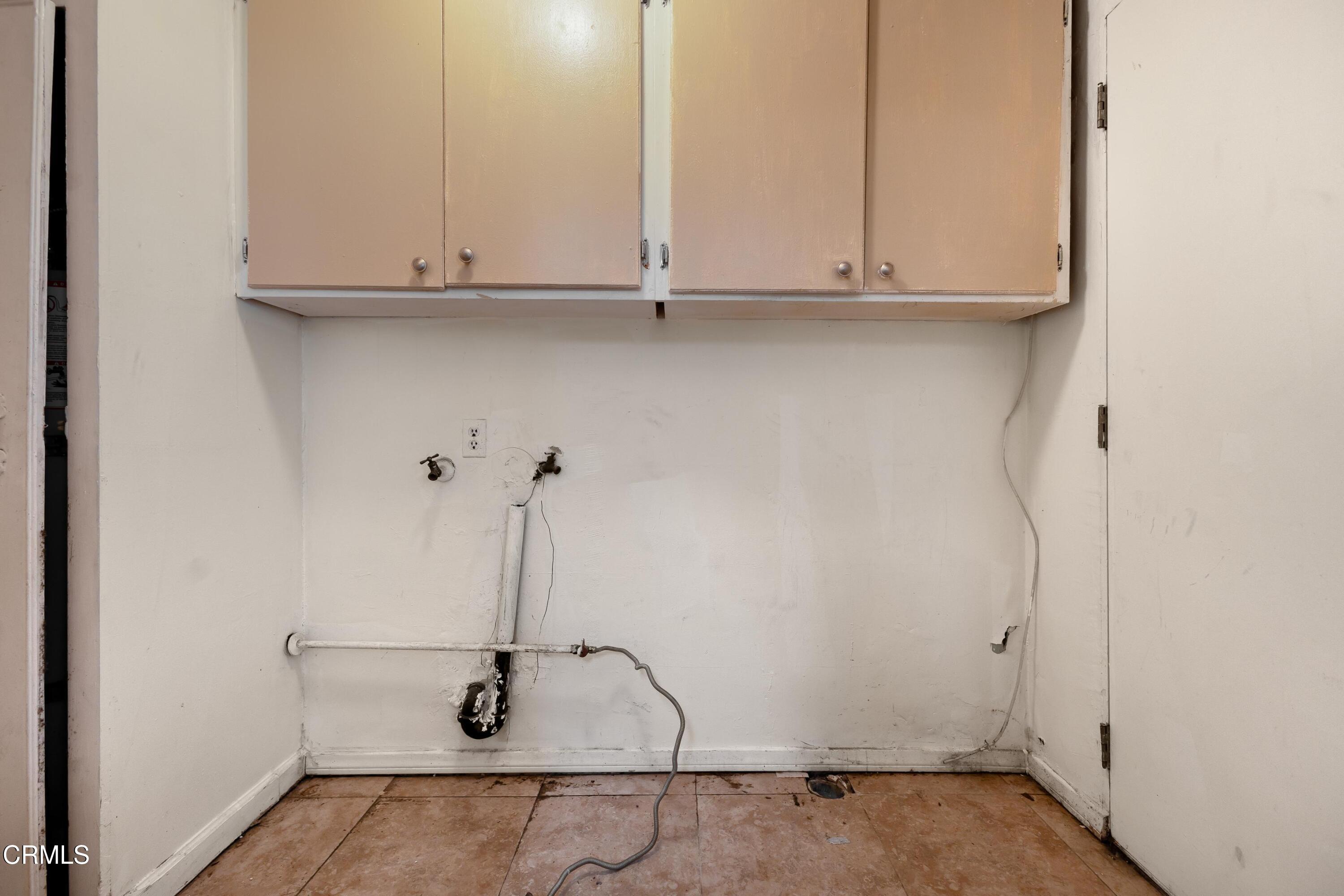 Los Angeles Condo: 3412 Barham Boulevard