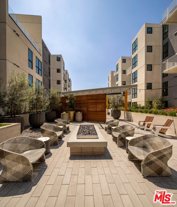 Los Angeles Condo: 1101 North Main Street