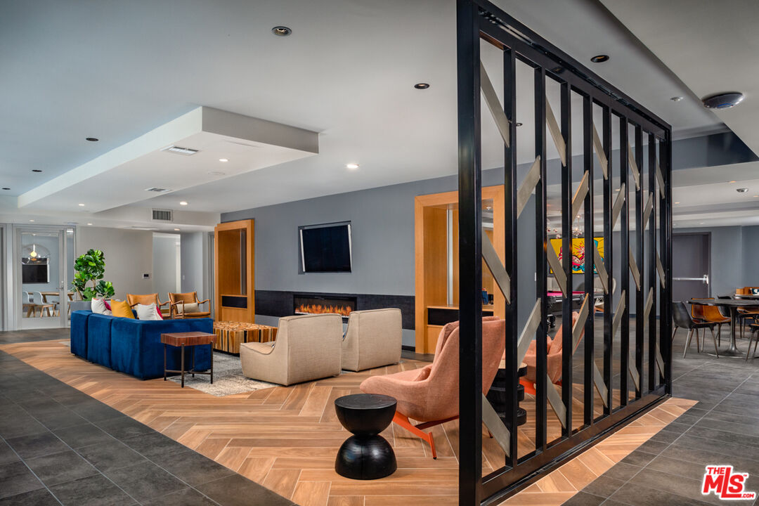 Los Angeles Condo: 750 South Oxford Avenue