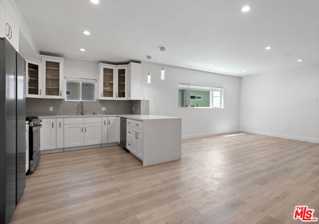 Los Angeles Condo: 2336 Westwood Boulevard