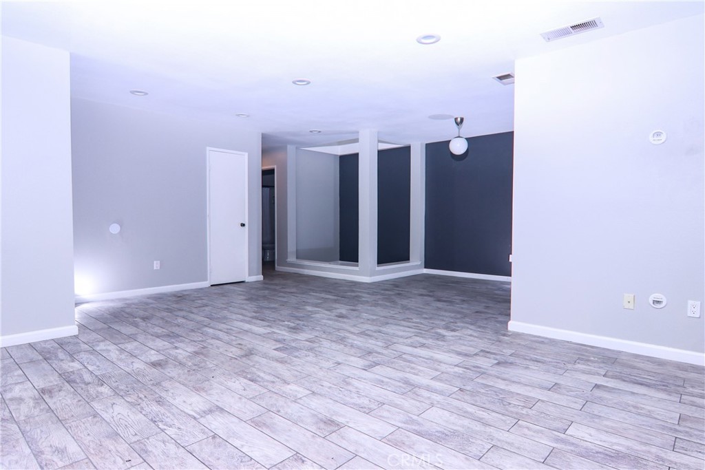 Ontario Condo: 952 Cone Flower Lane