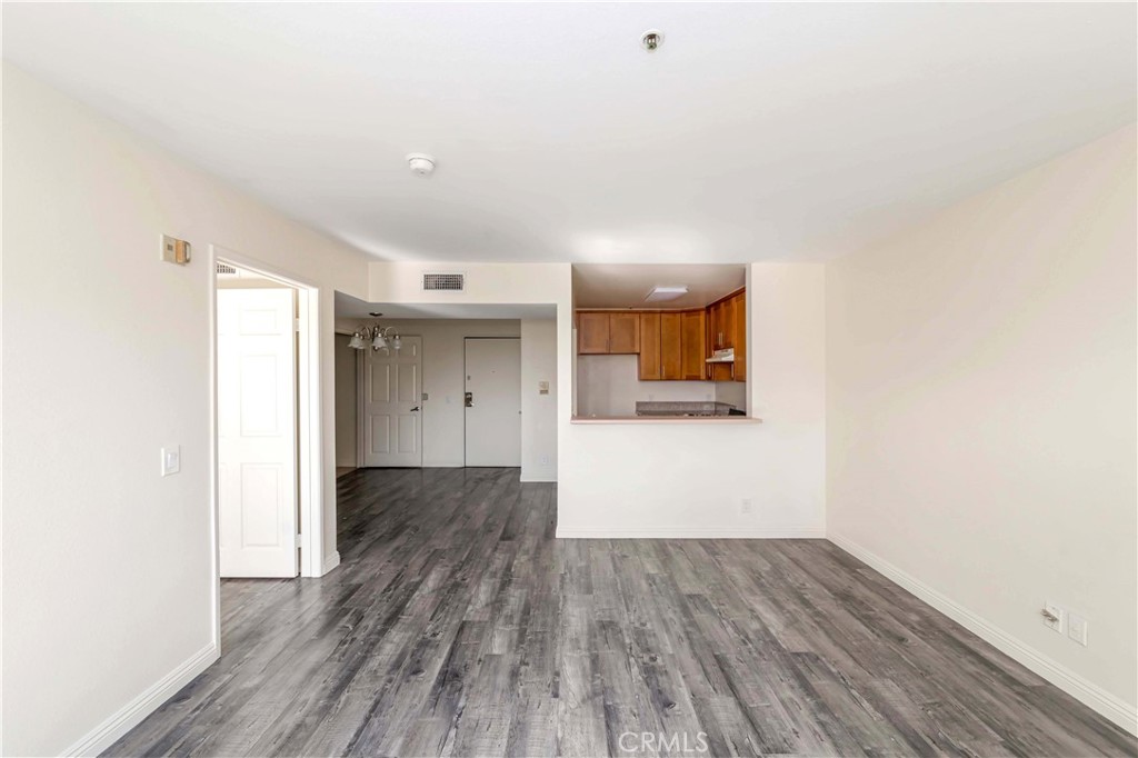 Los Angeles Condo: 300 Westmoreland Avenue