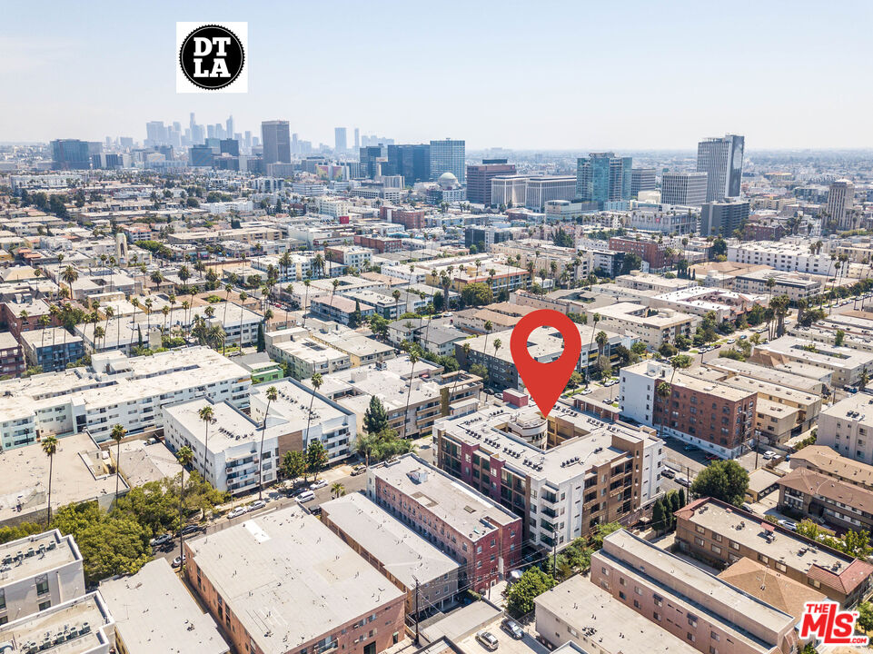 Los Angeles Condo: 345 South Gramercy Place