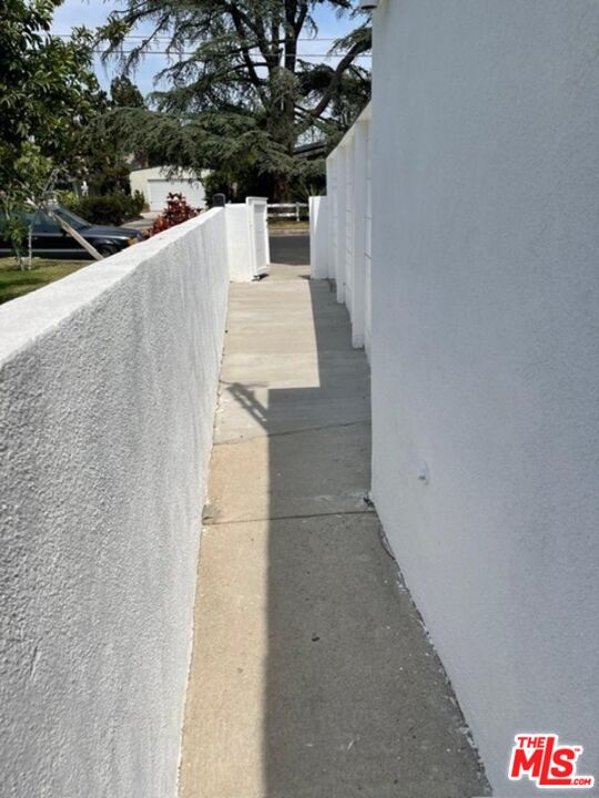 North Hollywood Condo: 6049 Bellingham Avenue