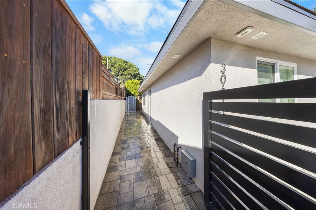 La Crescenta Condo: 3061 1/2 Stevens Street