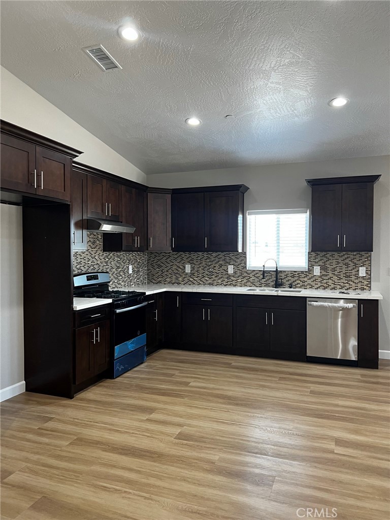 Hesperia Condo: 16507 Juniper Street