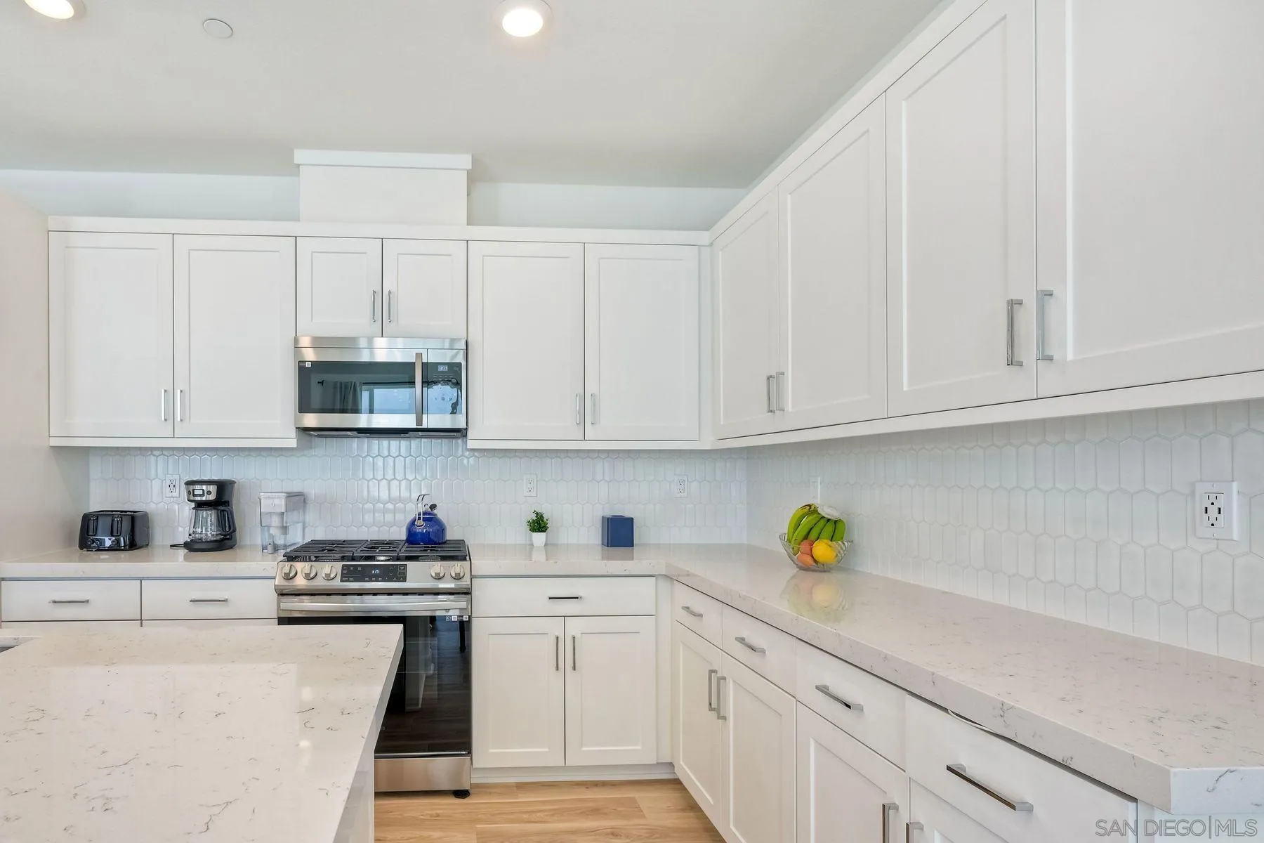 San Diego Condo: 2301 Acara Circle