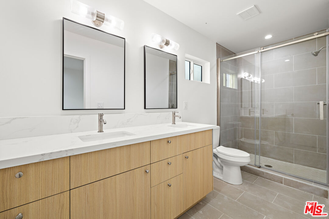 North Hollywood Condo: 5651 Case Avenue