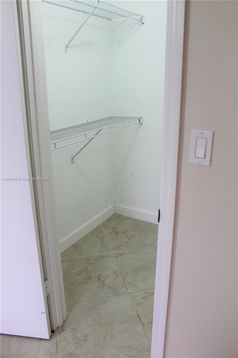 Davie Condo: 2926 South University Drive