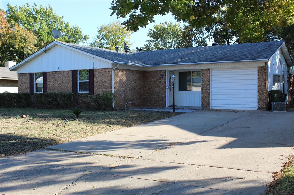 Hurst Condo: 817 Edgehill Drive