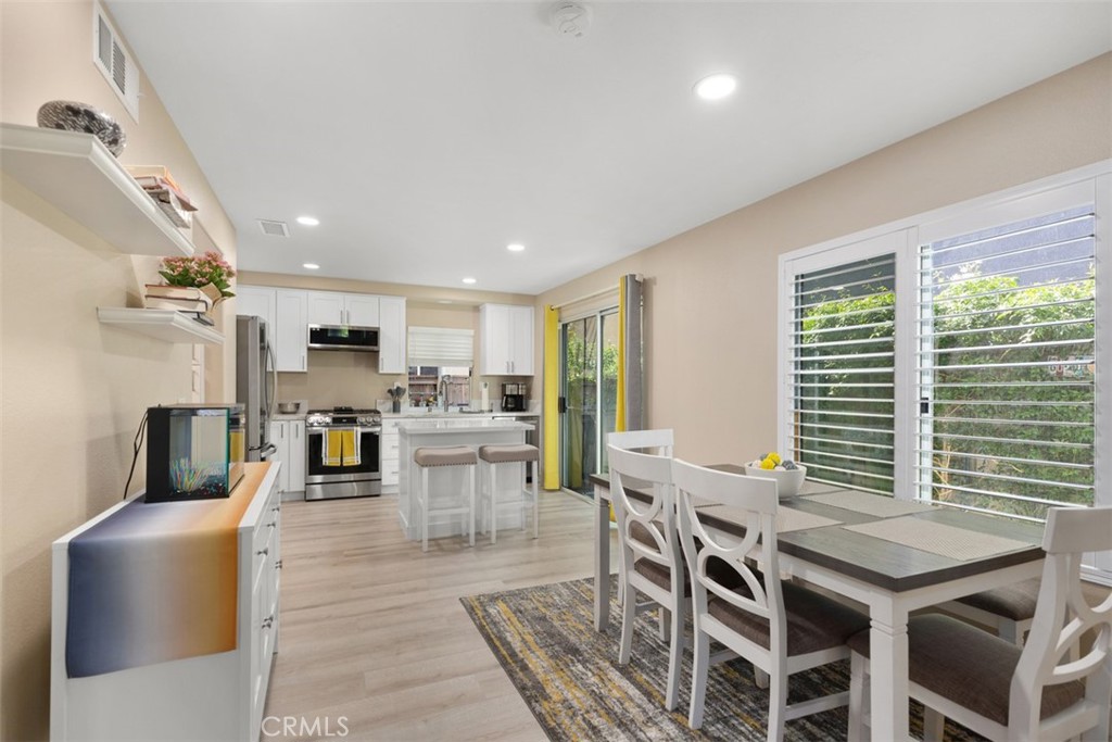 Aliso Viejo Condo: 2 Piccadilly Court