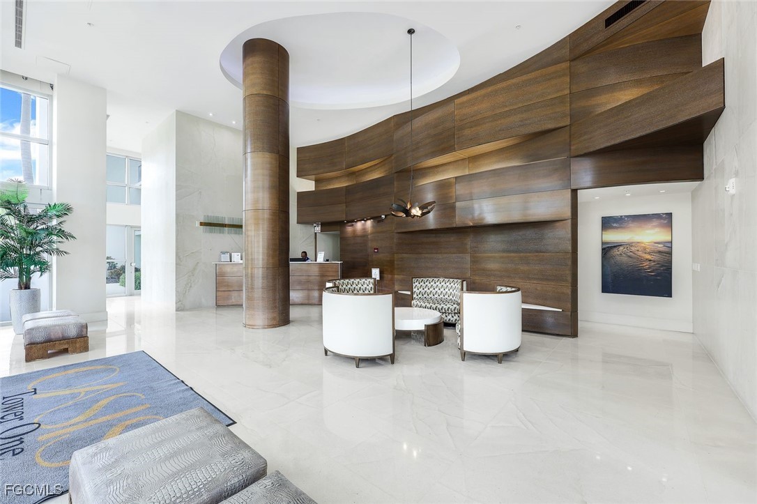 Fort Myers Condo: 3000 Oasis Grand Boulevard