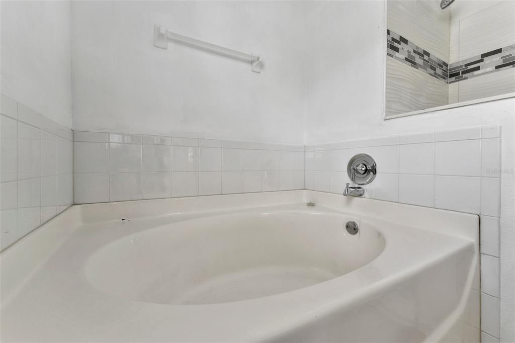 Riverview Condo: 11007 Whitecap Drive
