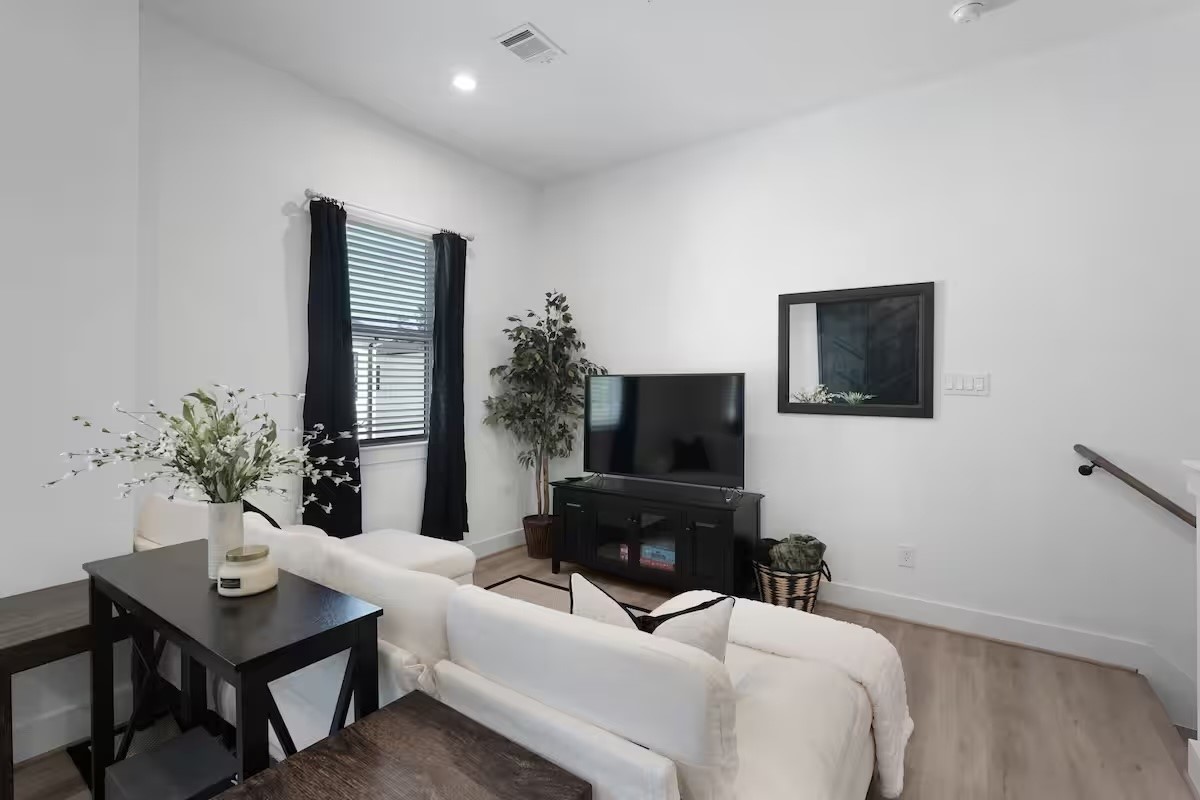 Houston Condo: 4615 Indie Heights Lane