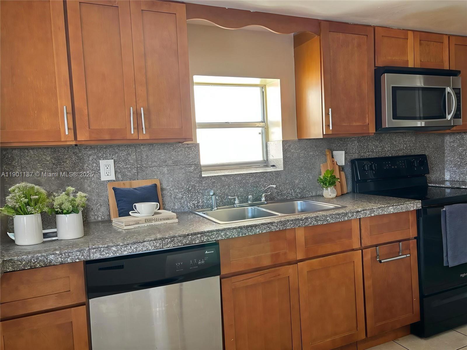 Davie Condo: 6541 Southwest 41st Court