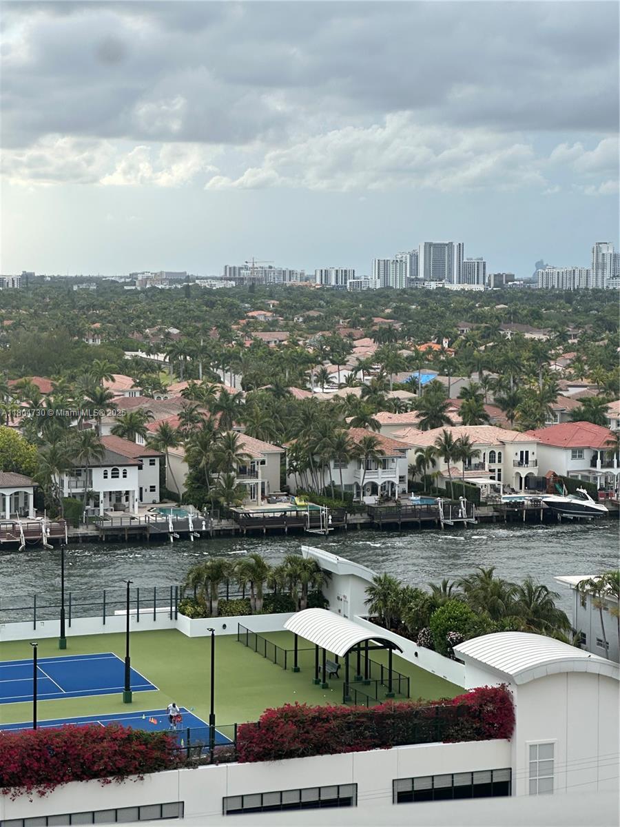 Hollywood Condo: 2501 South Ocean Drive