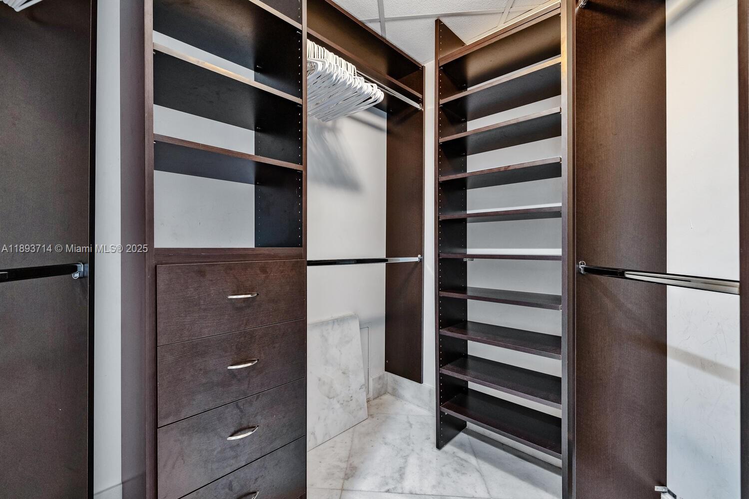 Miami Condo: 475 Brickell Avenue