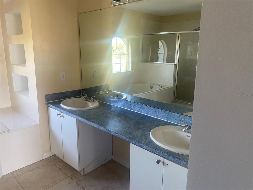 Kissimmee Condo: 359 Alegriano Court