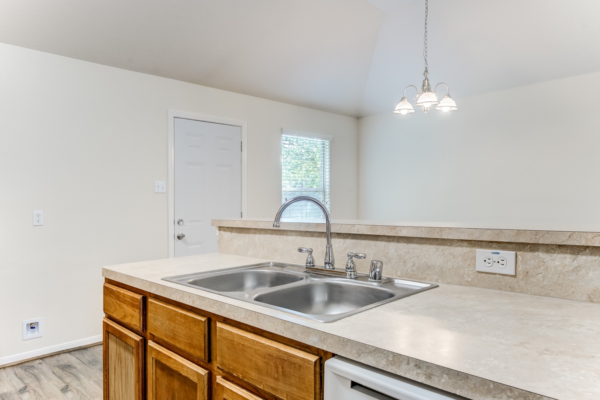 Willis Condo: 13000 Lazy Lane