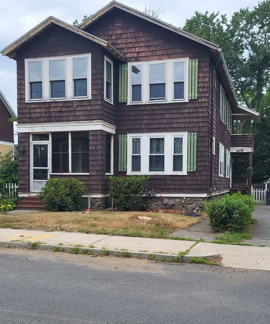 Methuen Condo: 147 Oakland ave