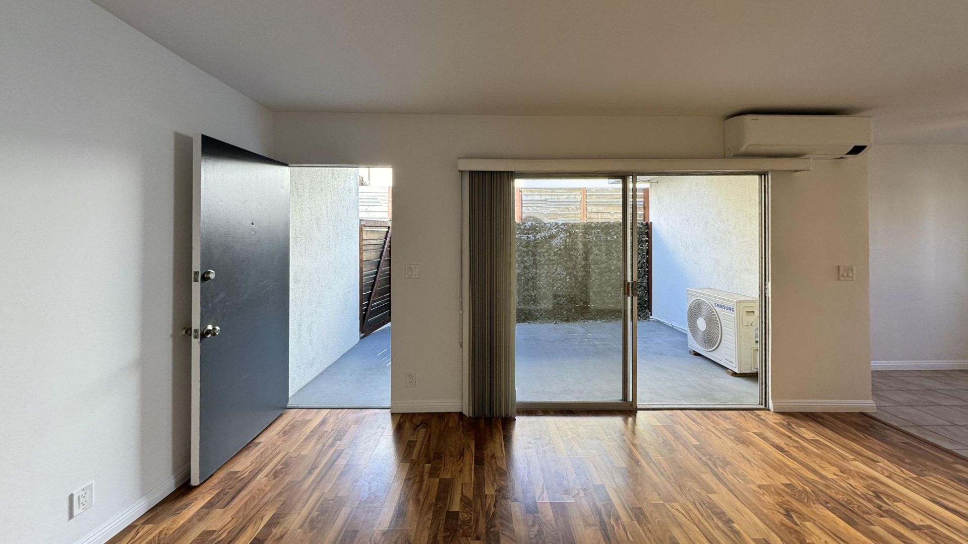 Santa Monica Condo: 1433 25th St