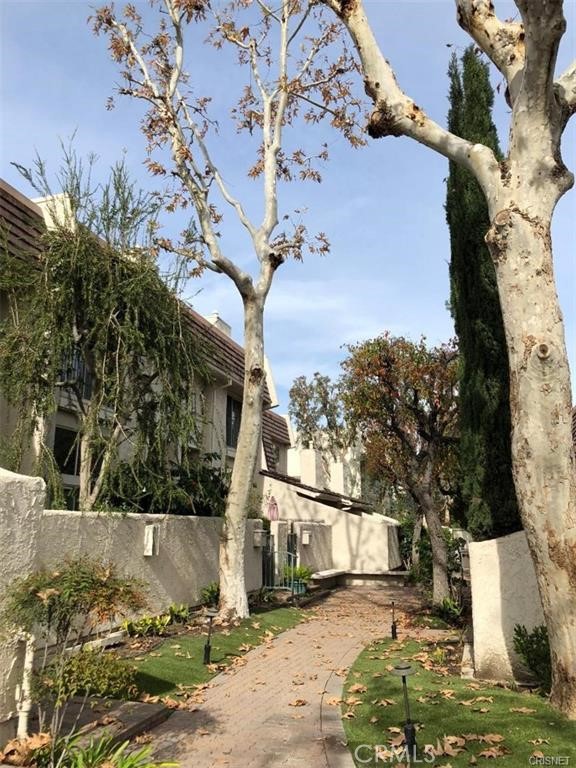 Woodland Hills Condo: 22219 1/2 Erwin Street