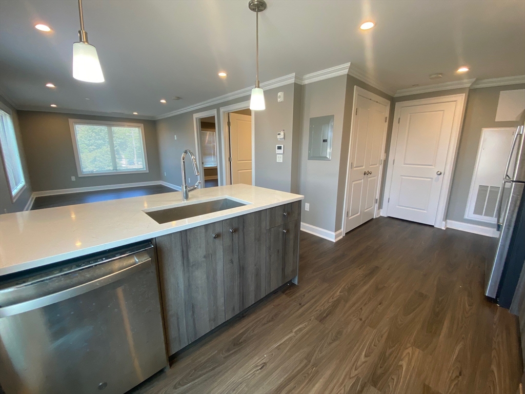 Dedham Condo: 918 Providence Highway