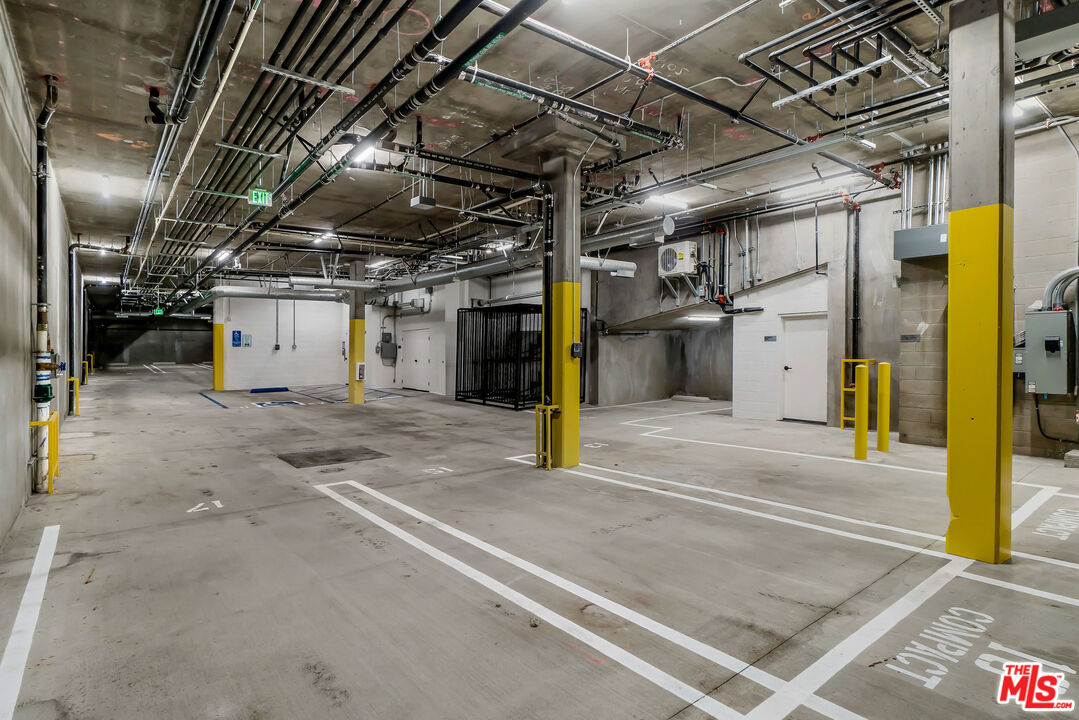 Los Angeles Condo: 3632 Keystone Avenue