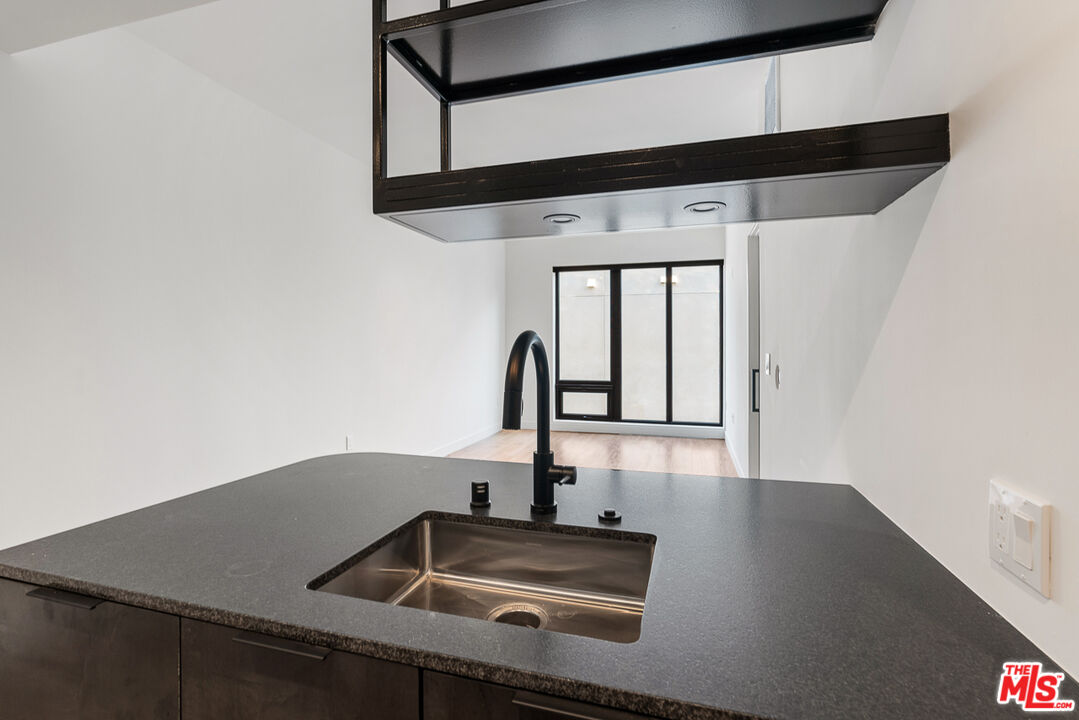 Los Angeles Condo: 10700 Tabor Street