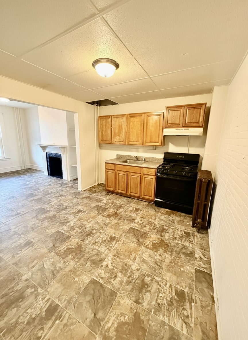 Philadephia Townhome: 630 E Thayer Street