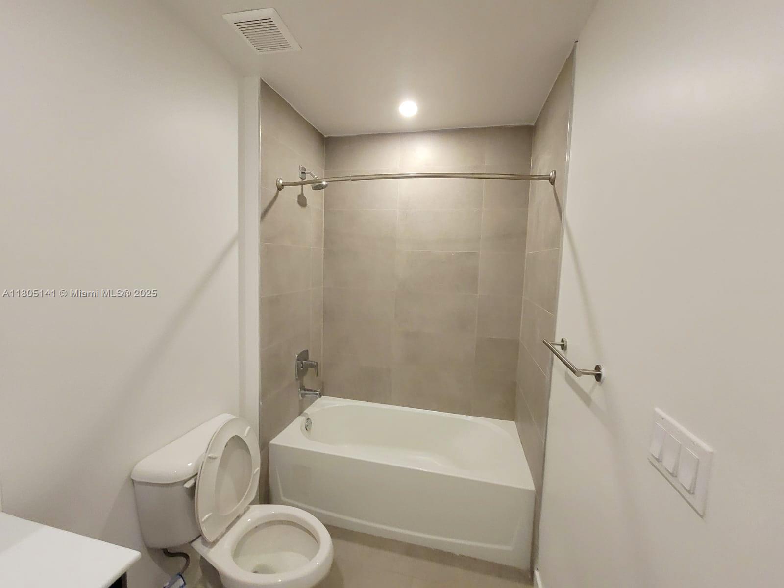 Hollywood Condo: 1950 Fletcher Street