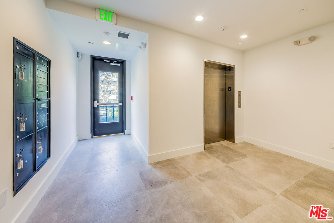 Los Angeles Condo: 214 South Westmoreland Avenue