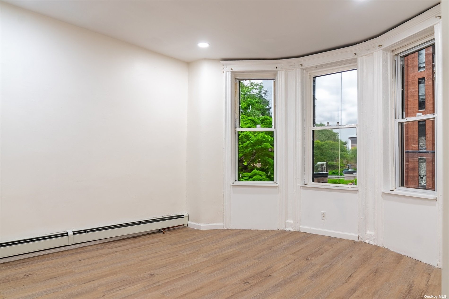 Brooklyn Condo: 598 Van Siclen Avenue