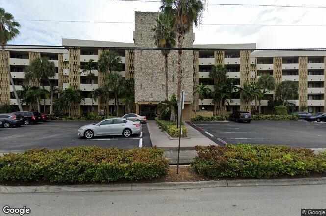Hallandale Beach Condo: 301 Golden Isles Drive