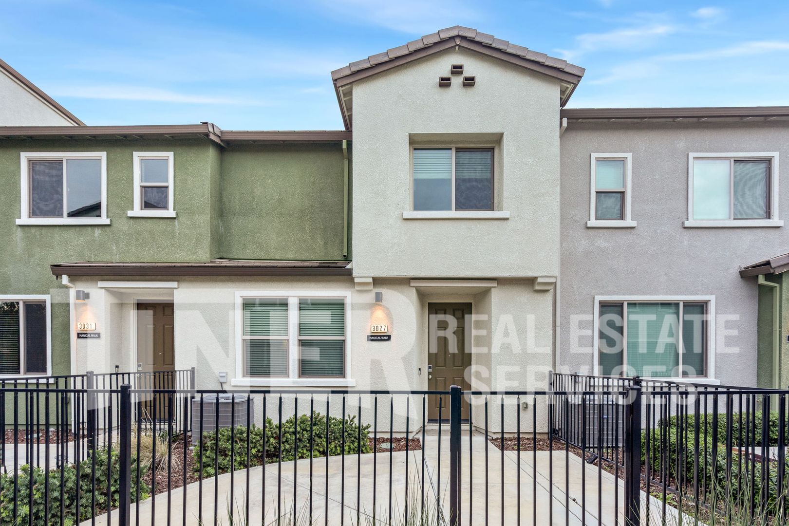 Sacramento House: 3027 Magical Walk