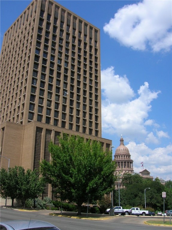 Austin Condo: 1122 Colorado Street