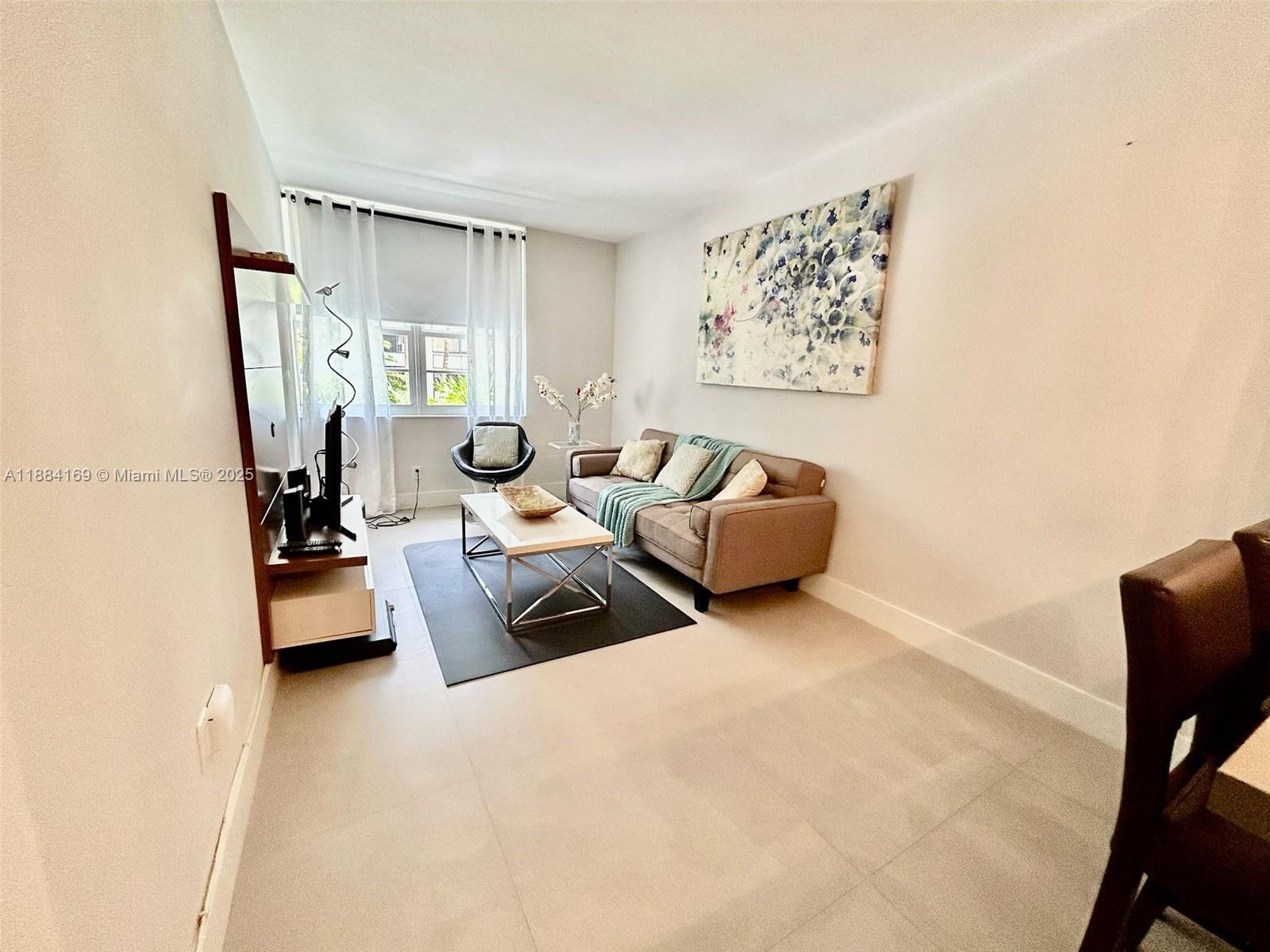 Miami Beach Condo: 100 Lincoln Road